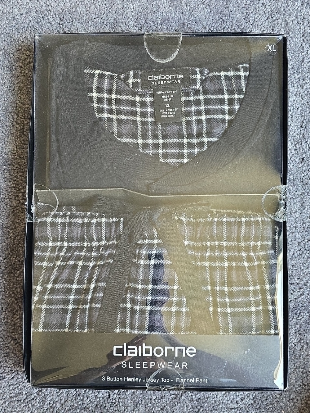 Claiborne Mens Size XL Black and White Plaid Pants Plain Top Sleepwear Set NWT